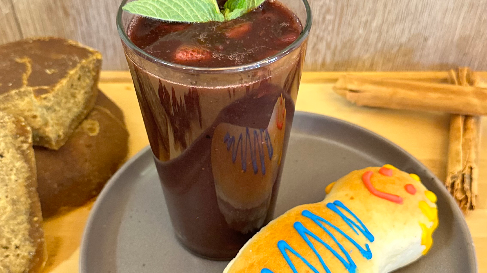Colada Morada y Guaguas de Pan