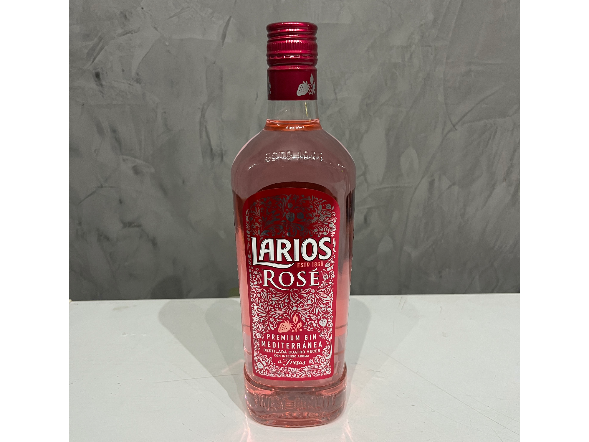 Larios Rosé