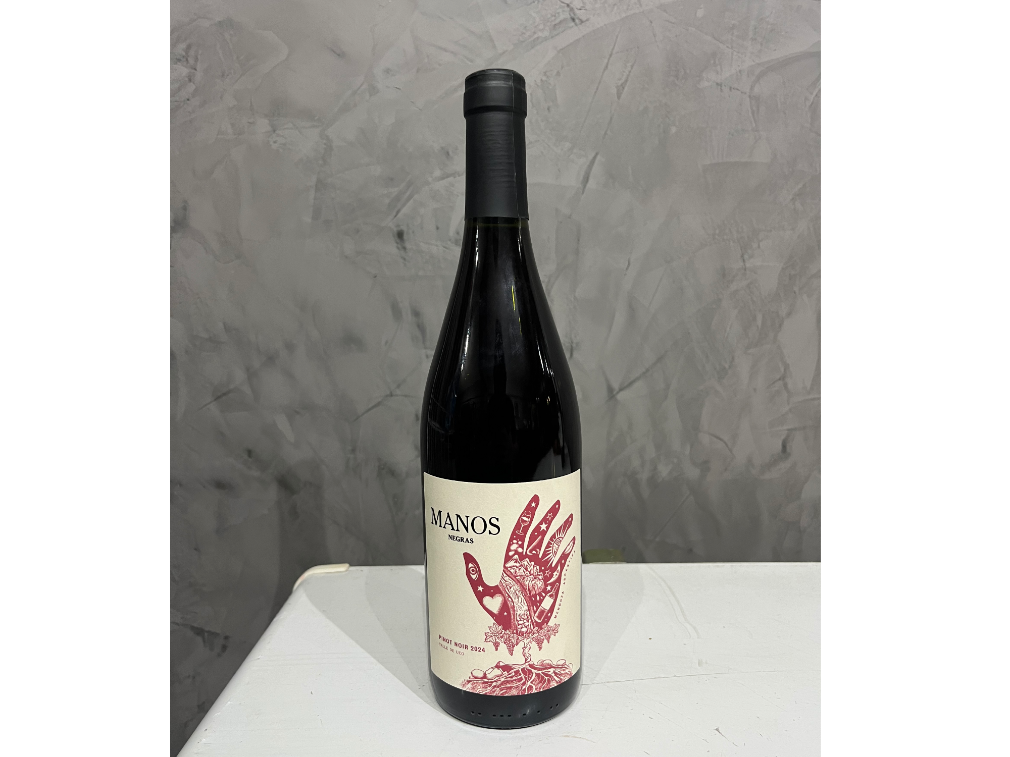 MANOS NEGRAS PINOT NOIR