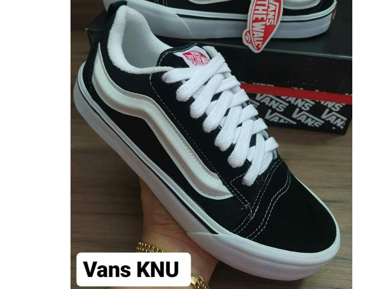 VANS KNU