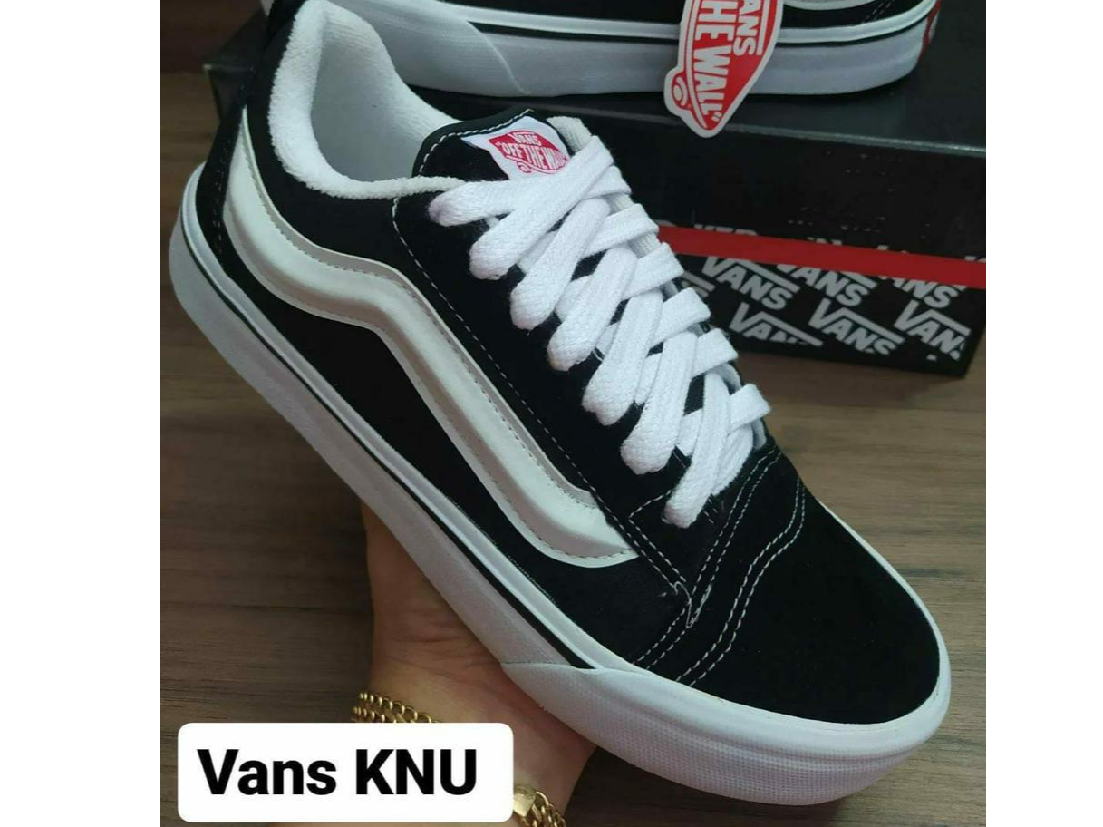 VANS KNU