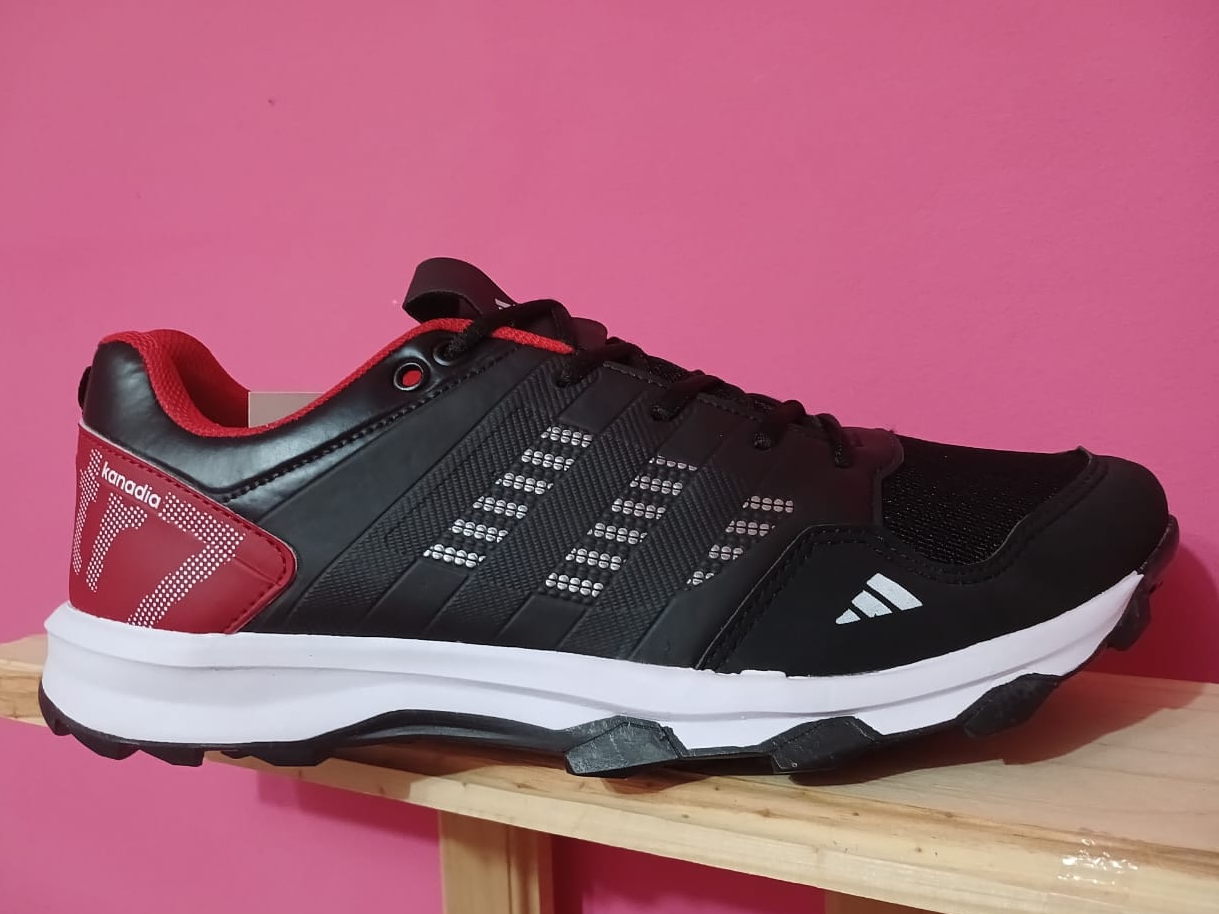 ADIDAS KANADIA