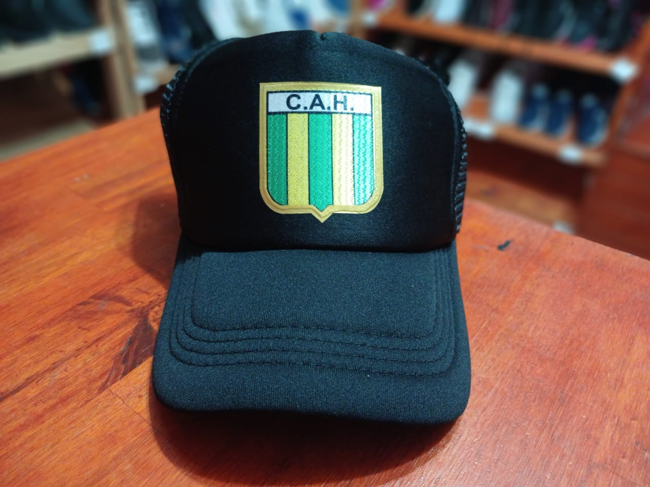 GORRA TRUCKER DE HURACAN