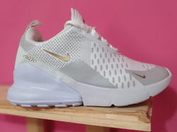 NIKE AIR270