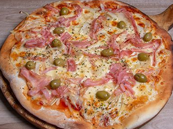Pizza Fugazzeta y Jamon