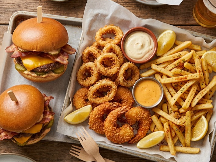 Combo 3: 2 burgers simples y picada VIP