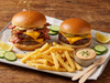 Combo 12: burger doble y burger simple con papa