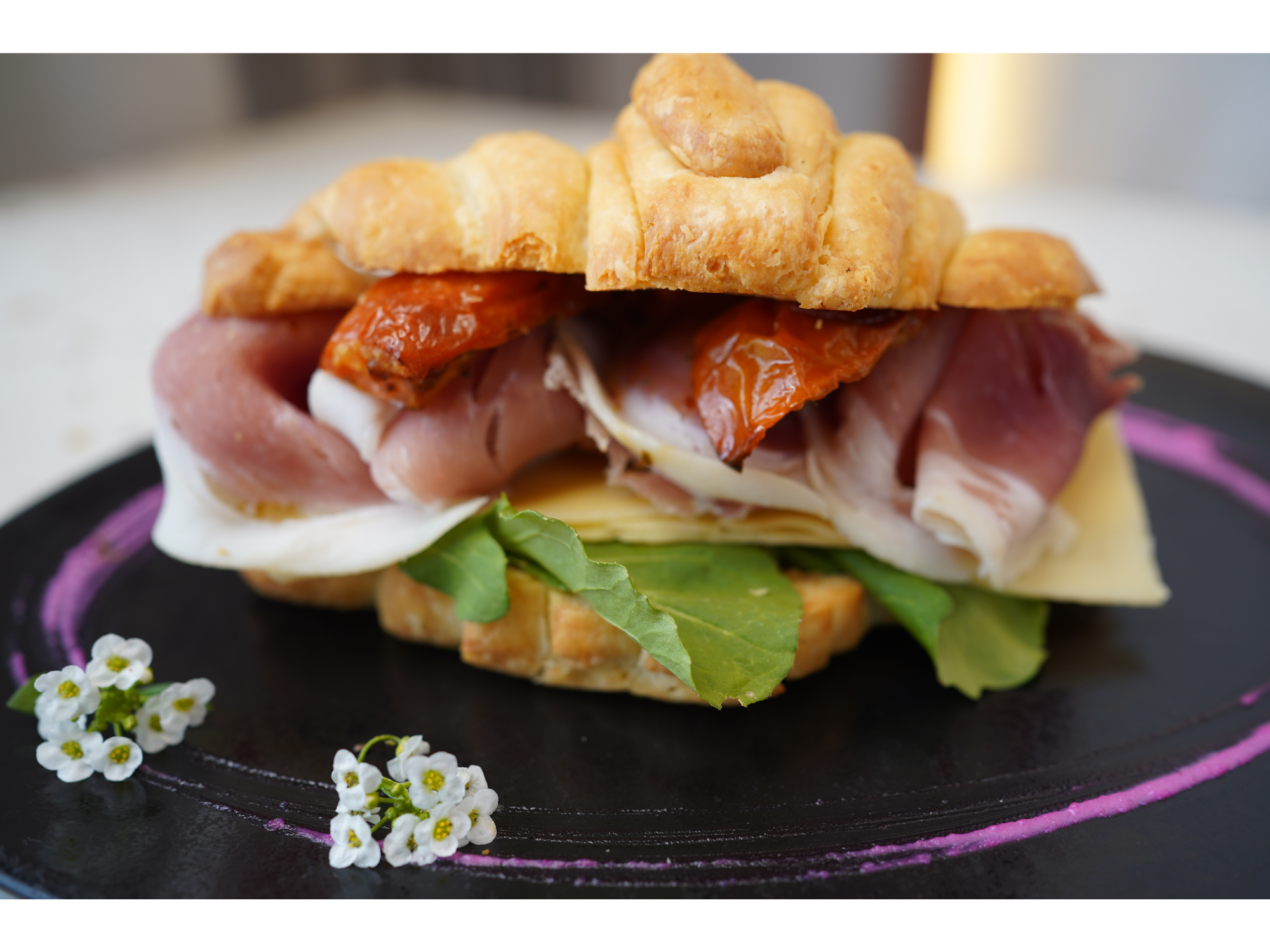 CROISSANT DE JAMÓN CRUDO