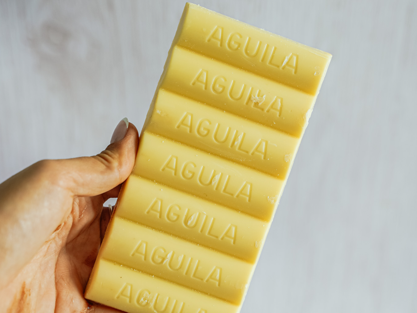 Tableta choco blanco "AGUILA"