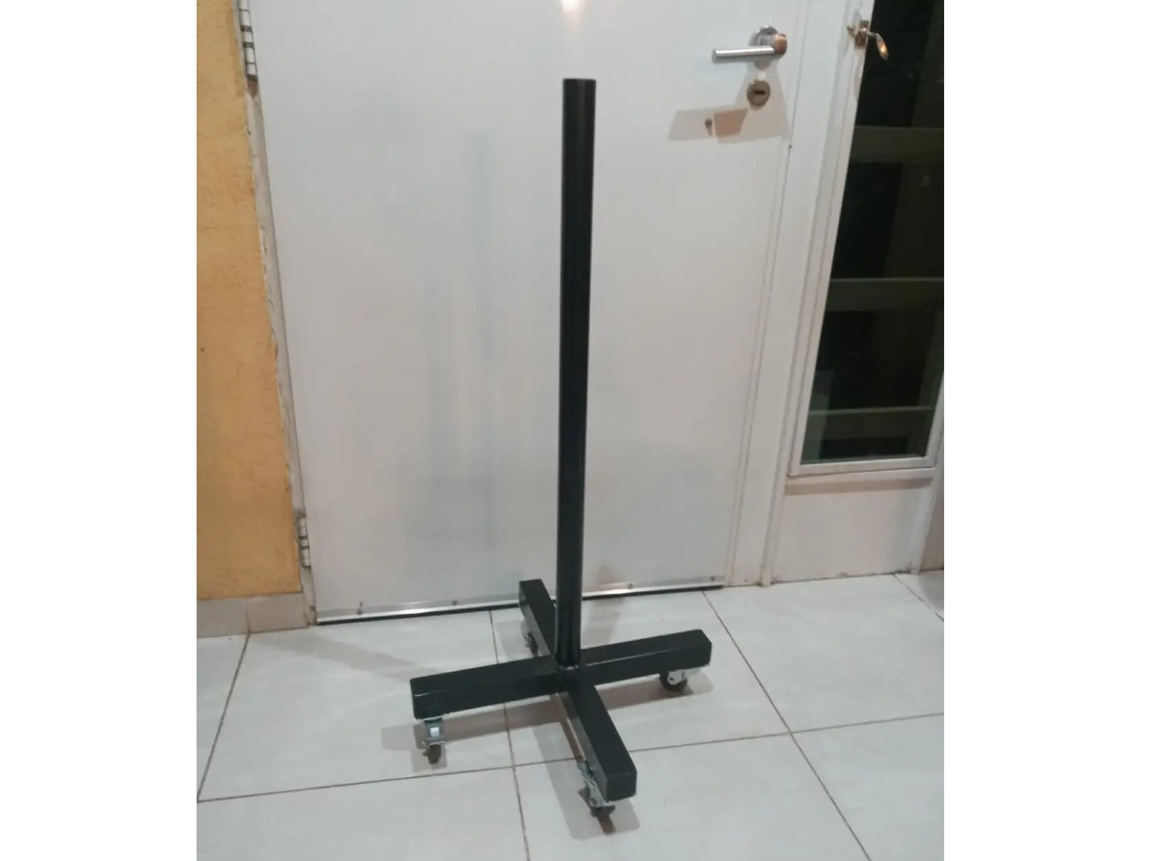 PORTA DISCOS BUMPER CON RUEDAS