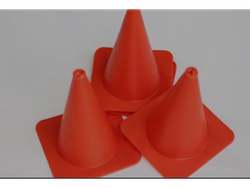 CONO X 17 CM BASE CUADRADA RIGIDO