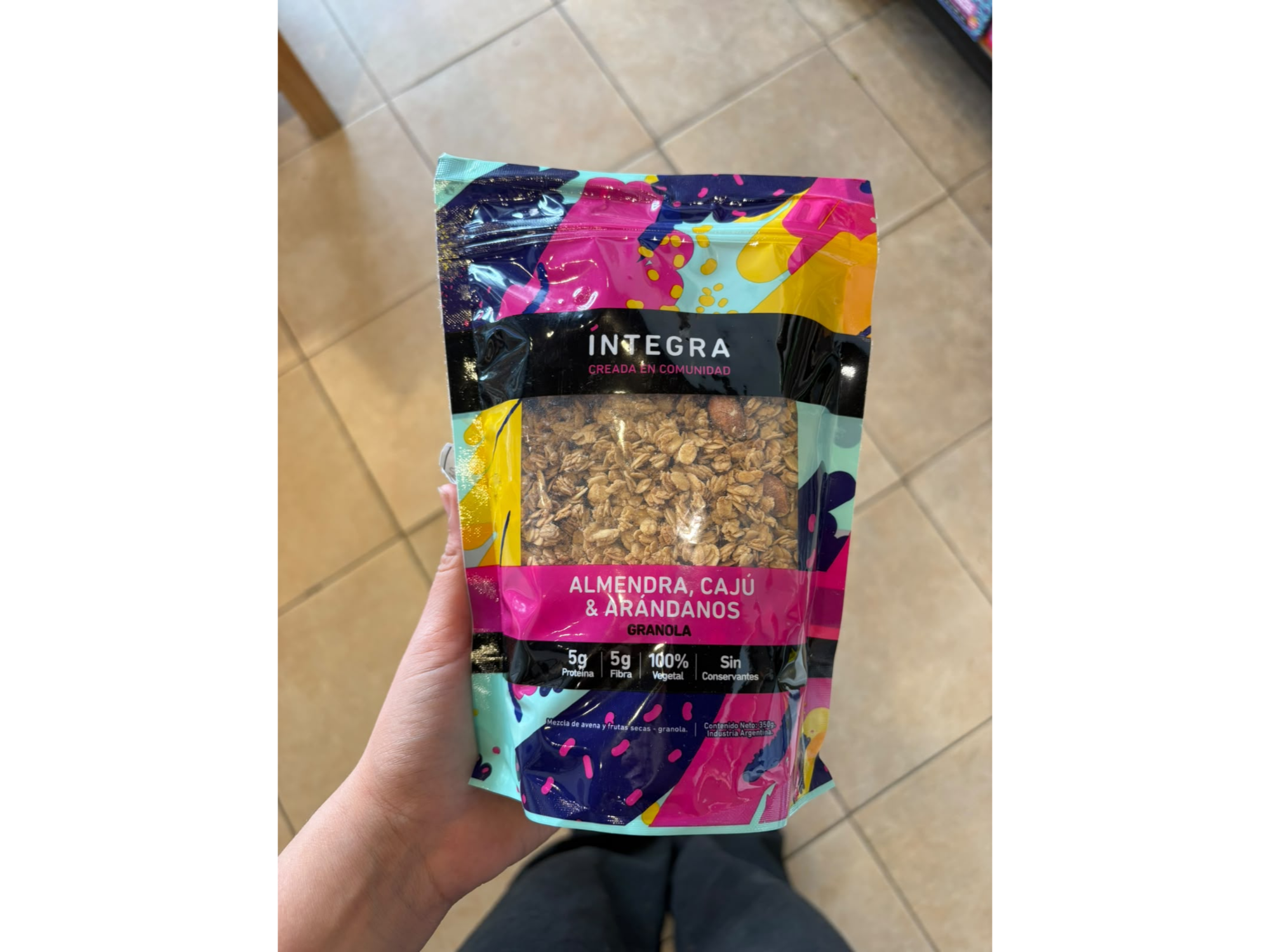 Granola clasica almendra. caju y arándanos Integra