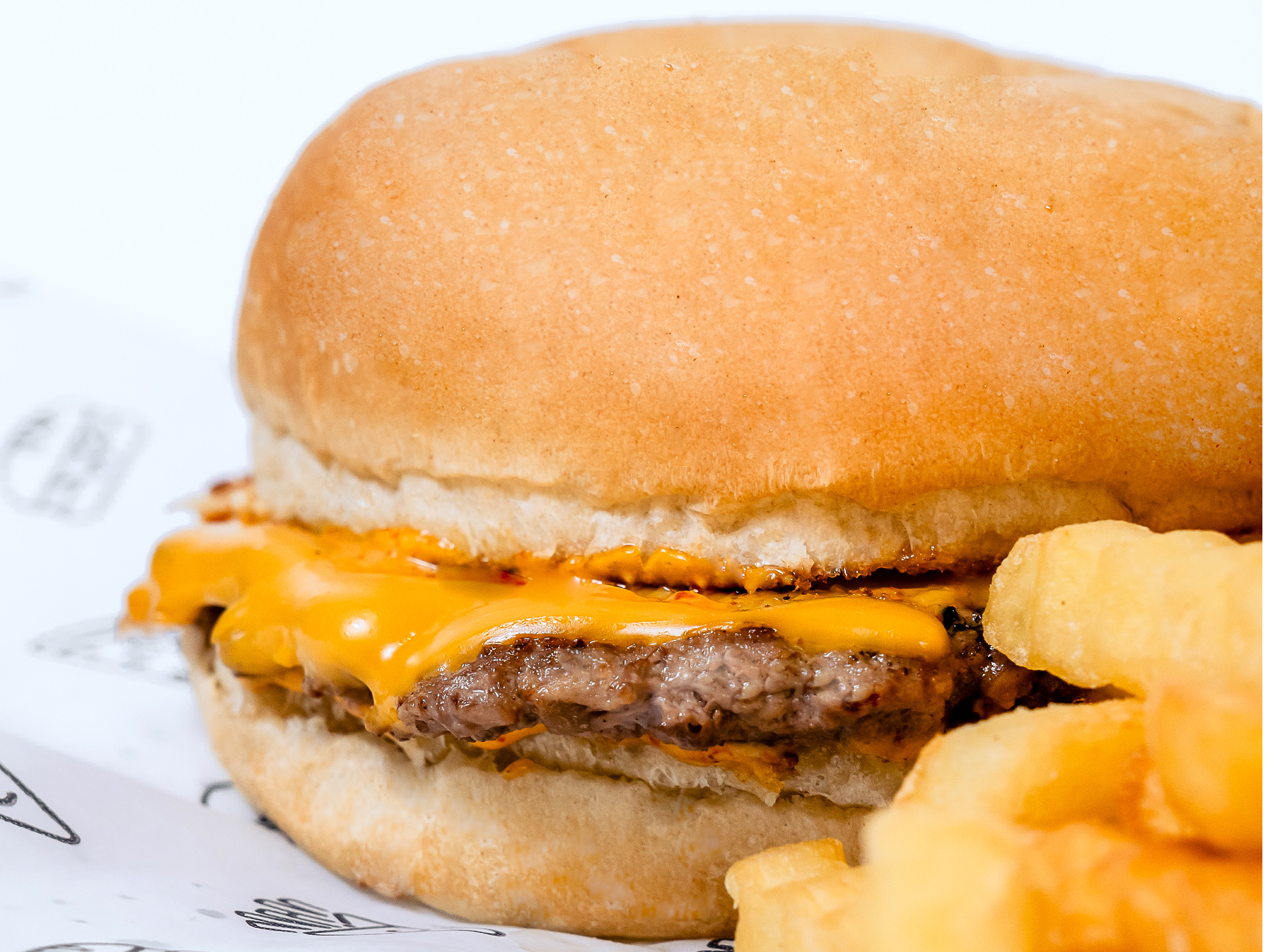 Cheeseburger +papas crinkles+latita de REGALO de Combi Nueva Córdoba