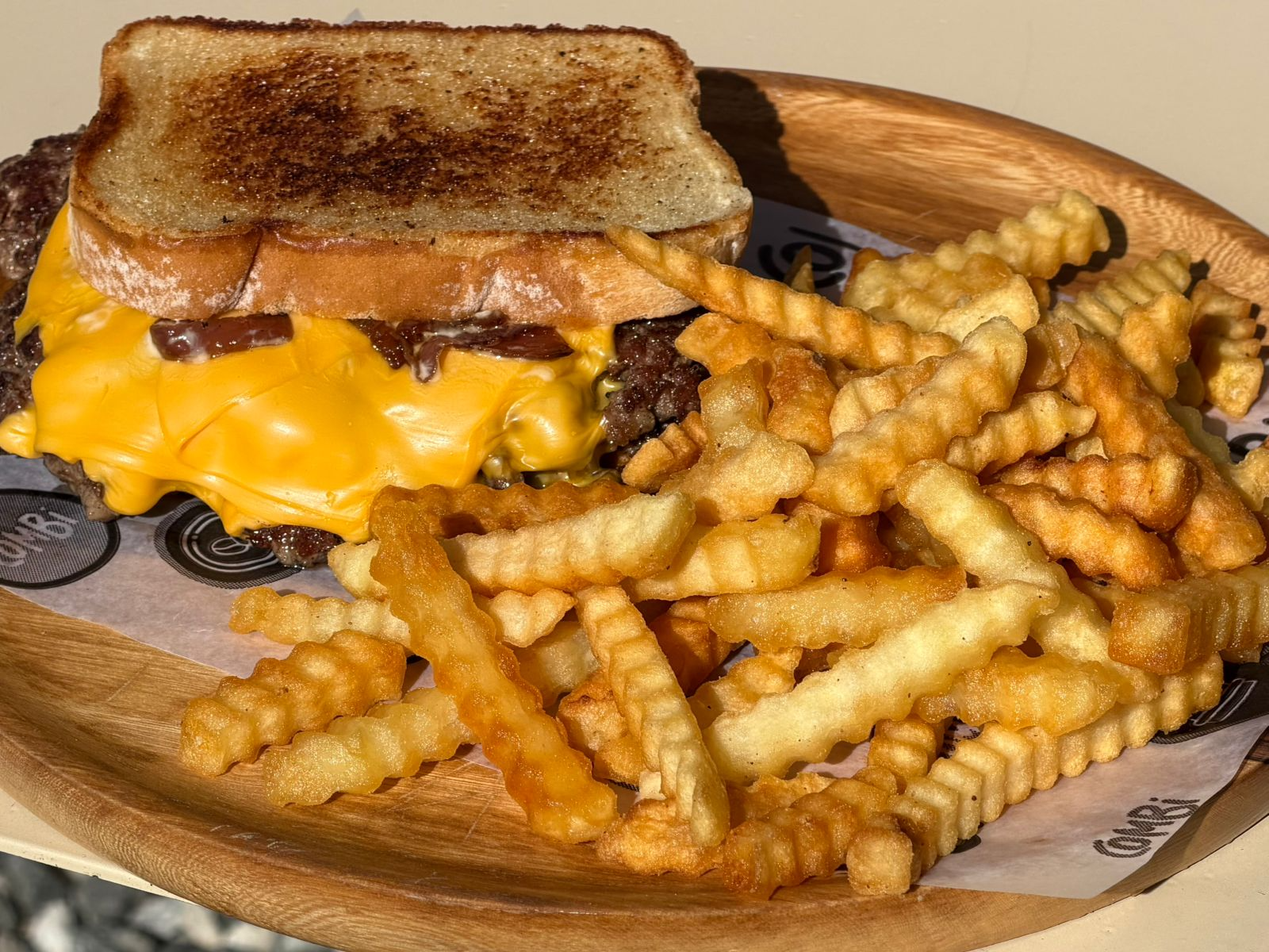 Nueva - Burger Melt + Papas + Latita de Regalo