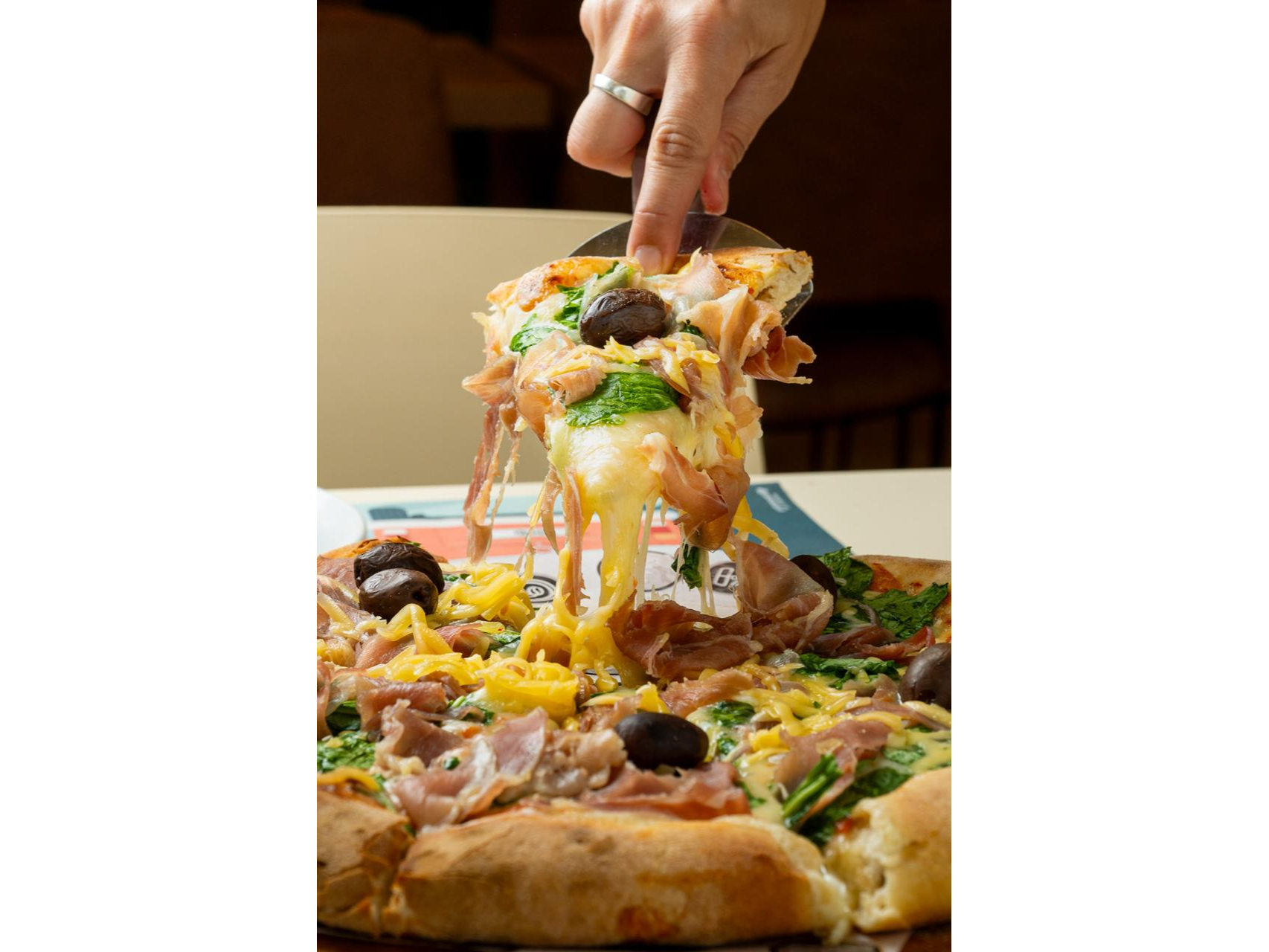 Pizza de rùcula y crudo