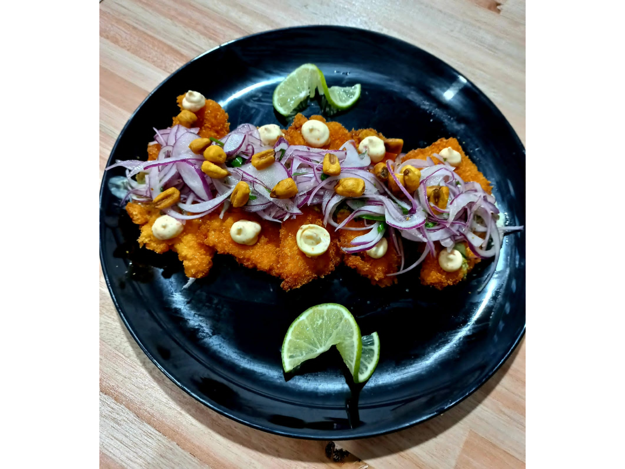 TIRADITO DE SALMON CROCANTE APANADO EN PANKO