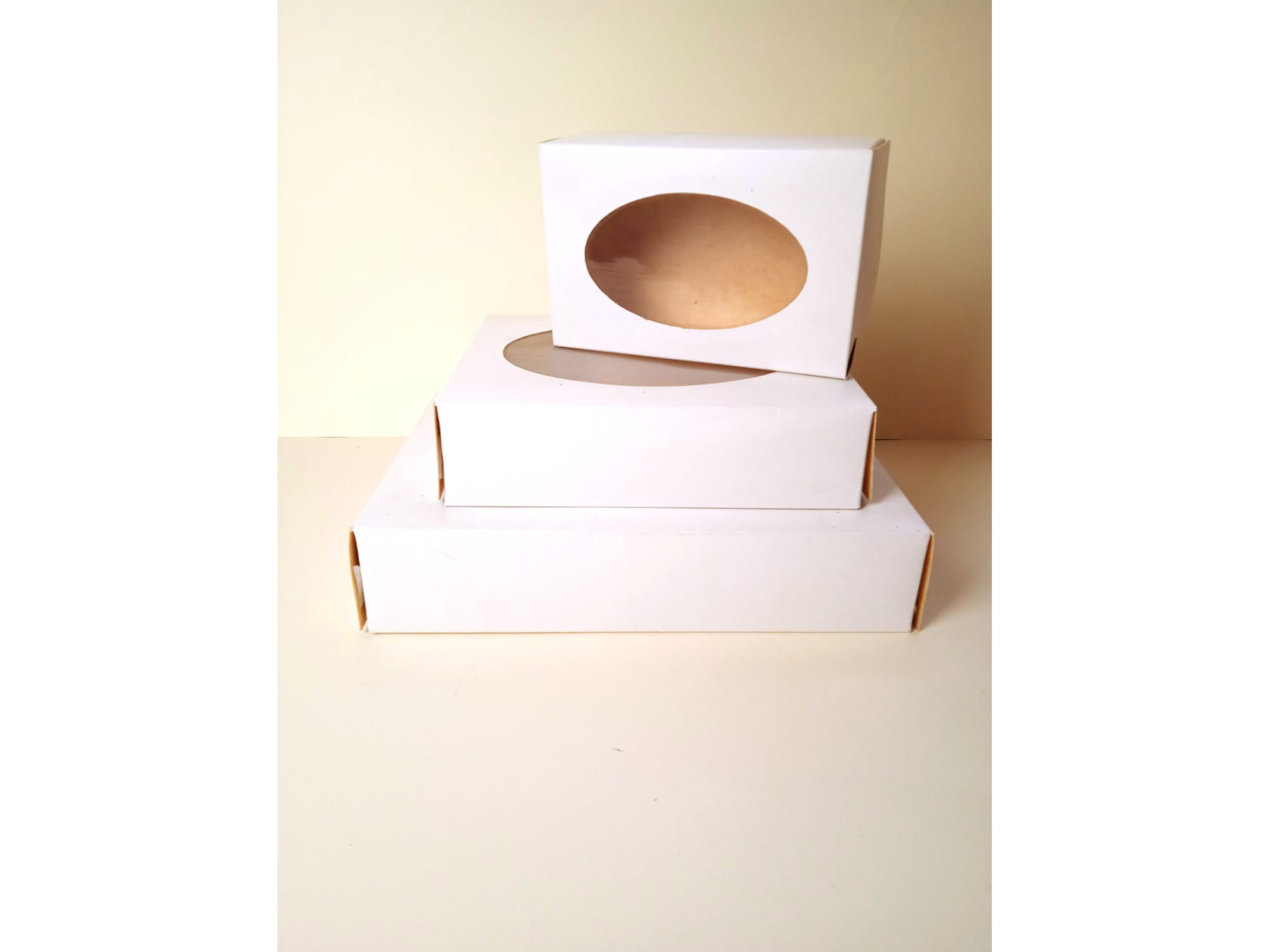Caja 30*22*6 cm
