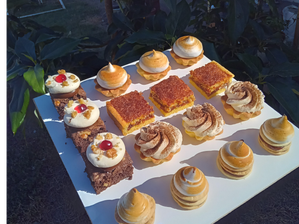 Bocados surtidos de Noe Honeker DIVINE CAKE