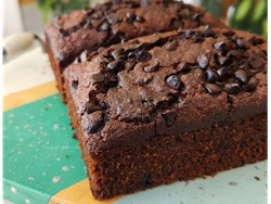 Budin de remolacha, algarroba y chips