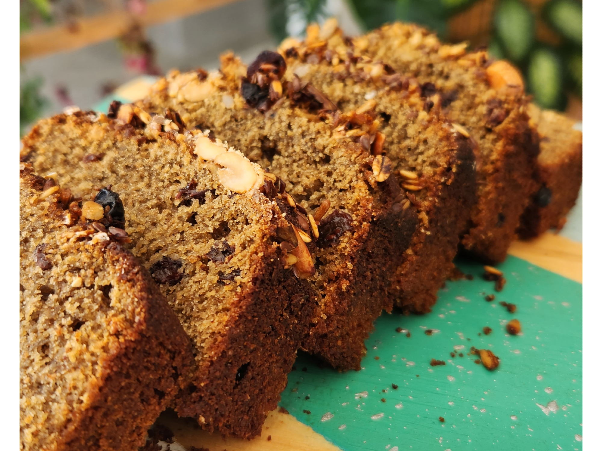 Budin de manzana, pasas de uva y granola