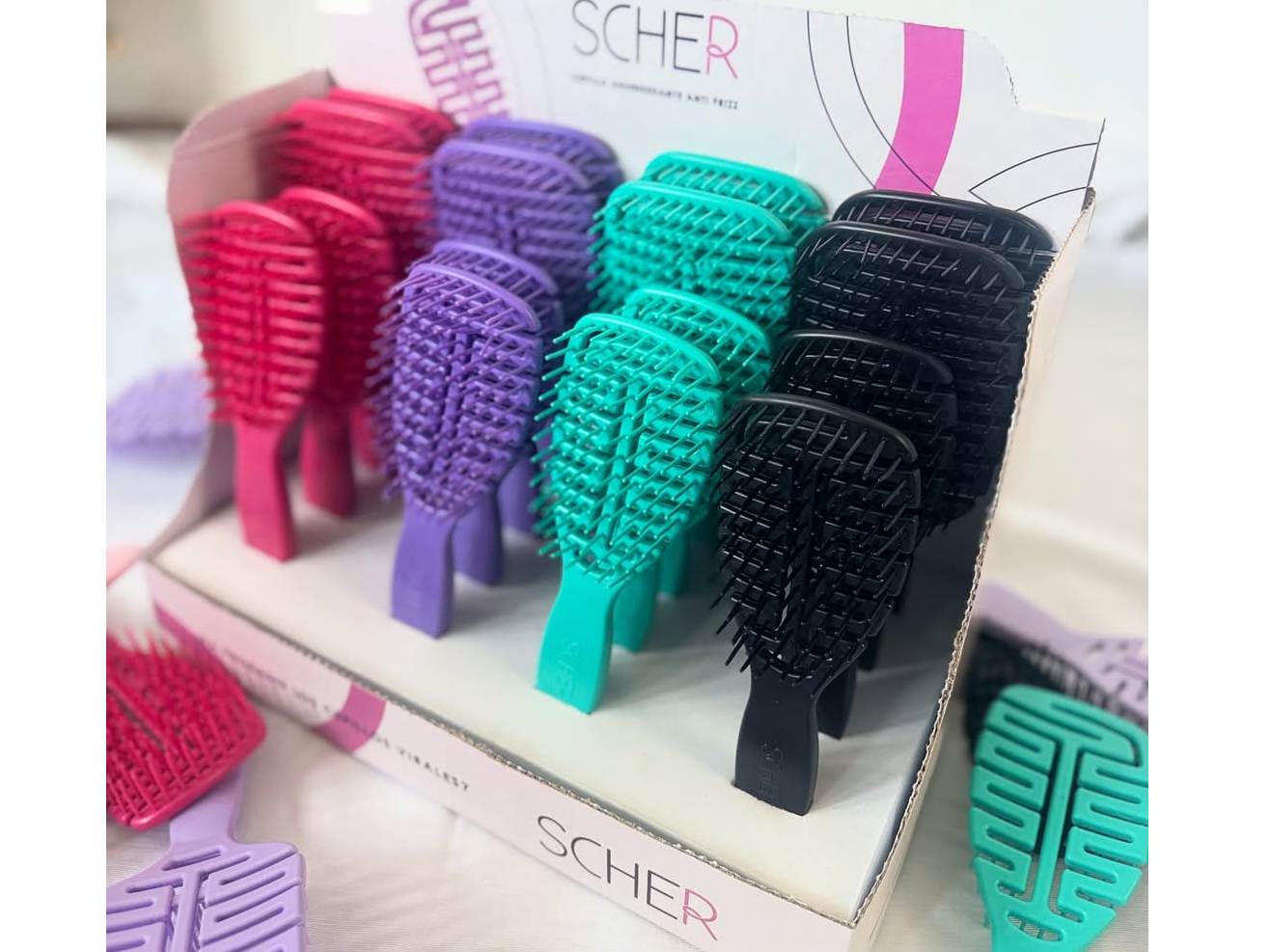 Exhibidor + 36 cepillos Scher