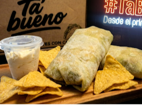 2 Burritos de pollo con papas o nachos