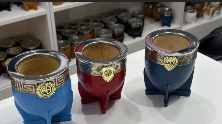 Mates con Apliques y grabados de fútbol