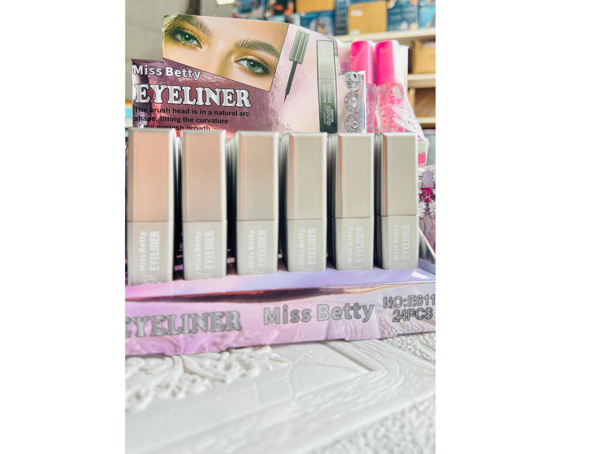 DELINEADOR EYELINER MISS BETTY