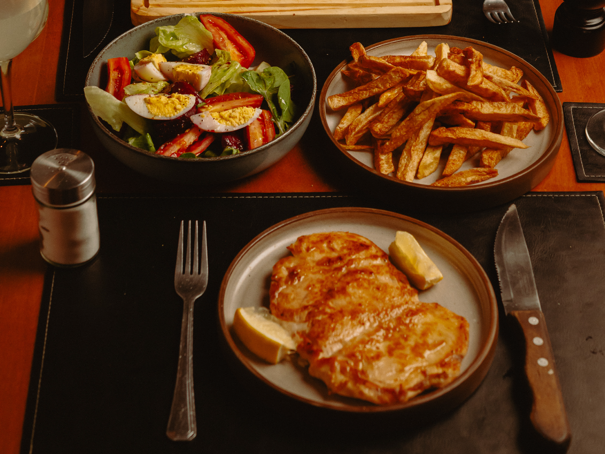 Pechuga de pollo con guarnición simple