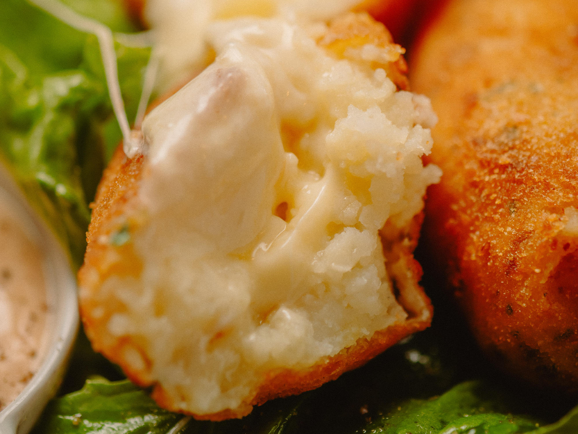 Bombas de papa rellenas