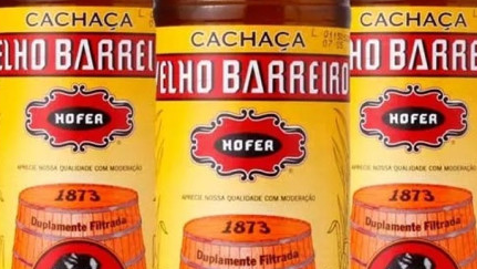 CACHAÇAS E VODKAS