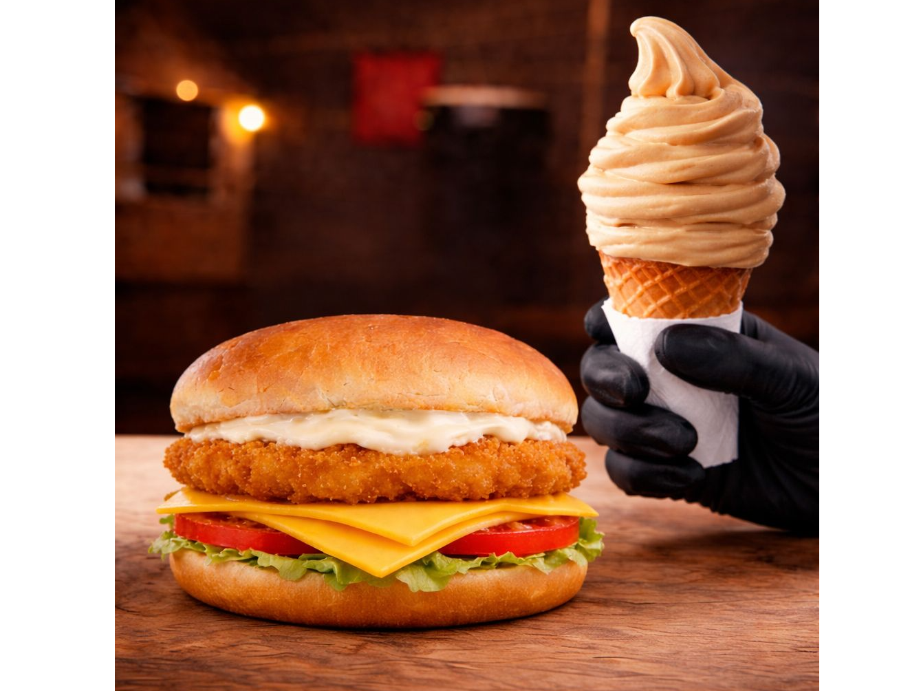 CRISPY CHICKEN BURGER + HELADO
