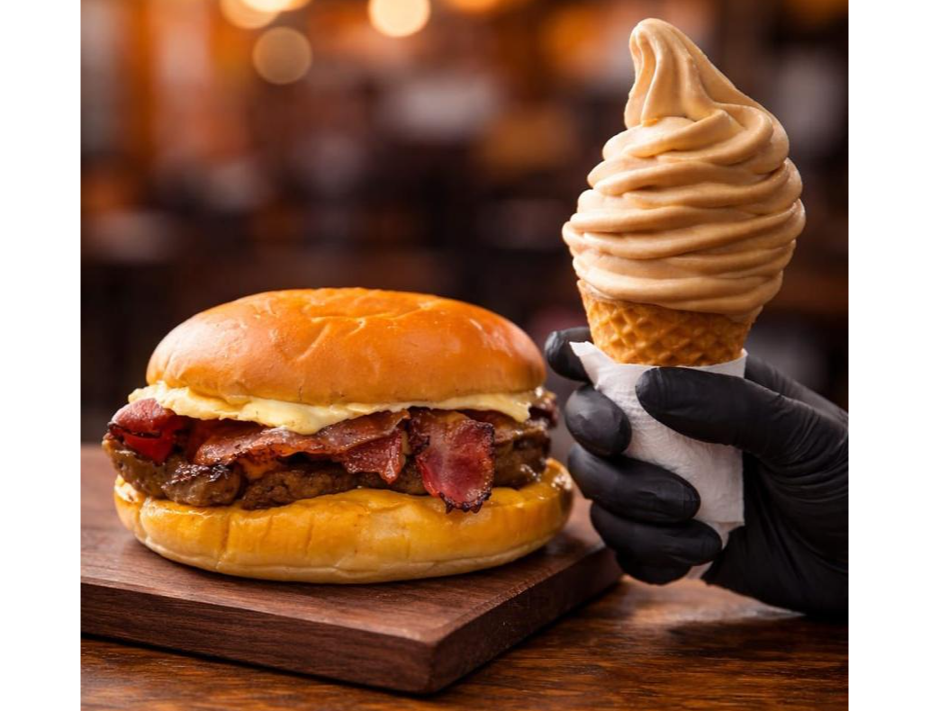 BACON & HUEVOS + HELADO