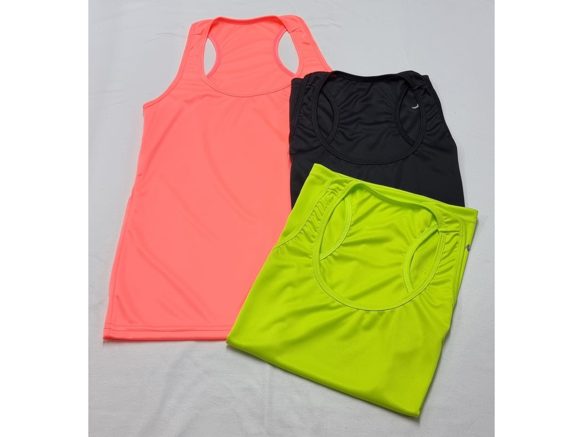 M2829 - MUSCULOSA FIT FAMA "NUEVOS COLORES"