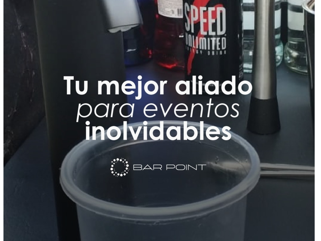 Barra de tragos con dispenser con 5 bebidas y más.