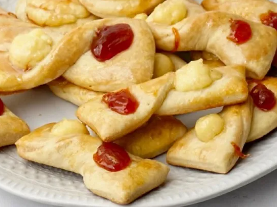 Factura de menbrillo y crema pastelera