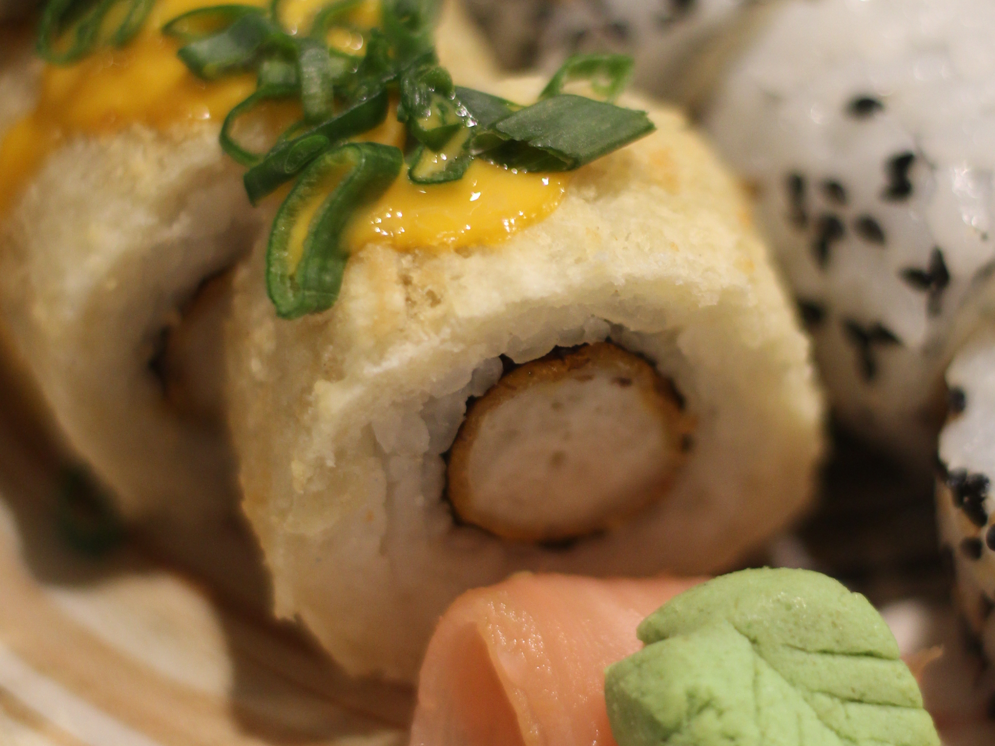JUEVES y DOMINGO 2*1 HOT ROLL