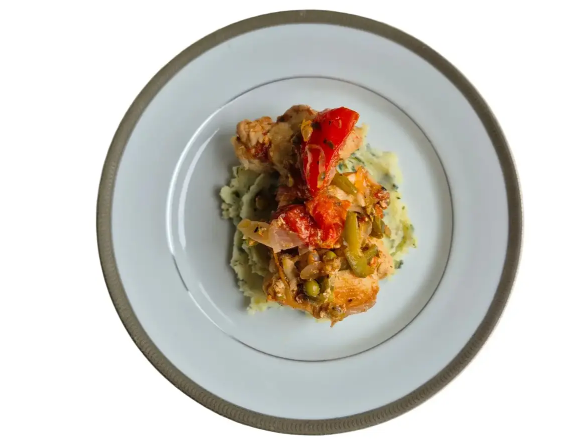 PECHUGA A LA PORTUGUESA CON PURE DE PAPA Y ESPINACA