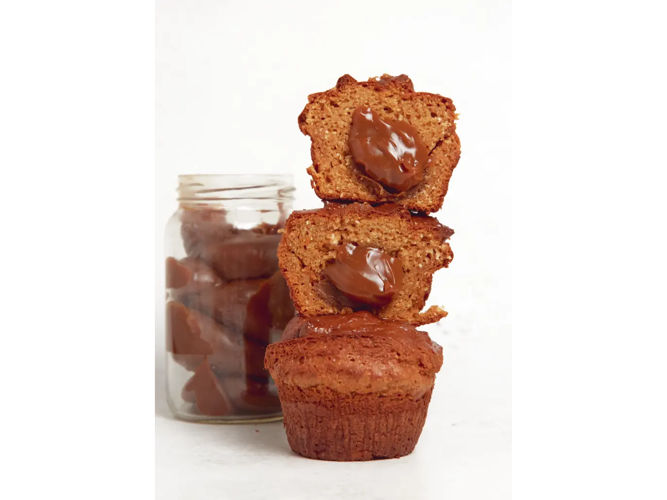 MUFFINS DE CACAO, DULCE DE LECHE Y PASTA DE MANI