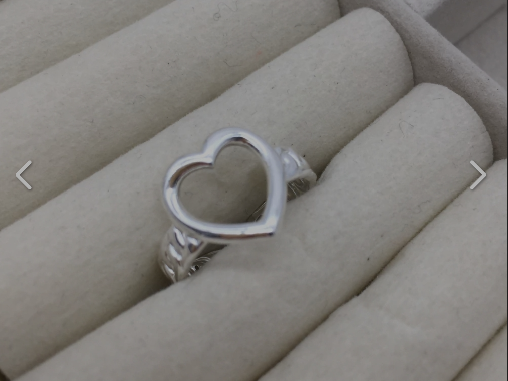 Anillo fino regulable corazón con borde