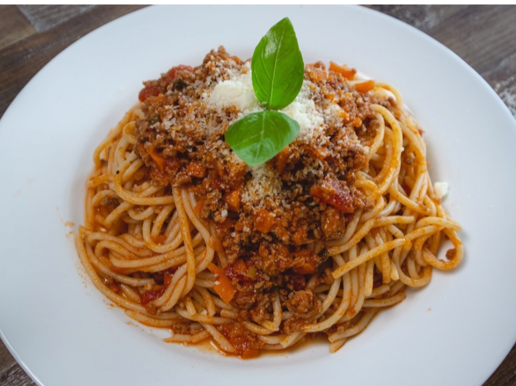 Tallarines a la bolognesa