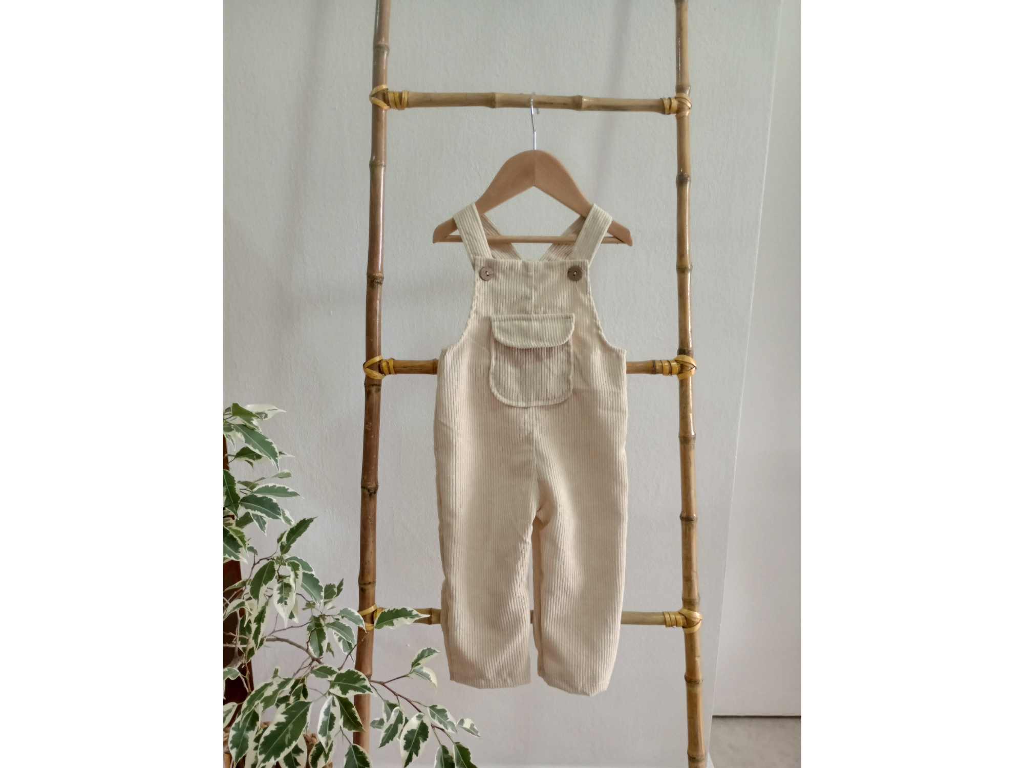 Jardinero de Corderoi Beige.