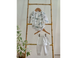 Ajuar Dinosaurios, cuello Americano, de 0 a 3 meses.