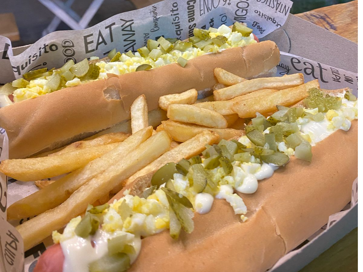 2 Super panchos Especiales + 1 Porción de papas