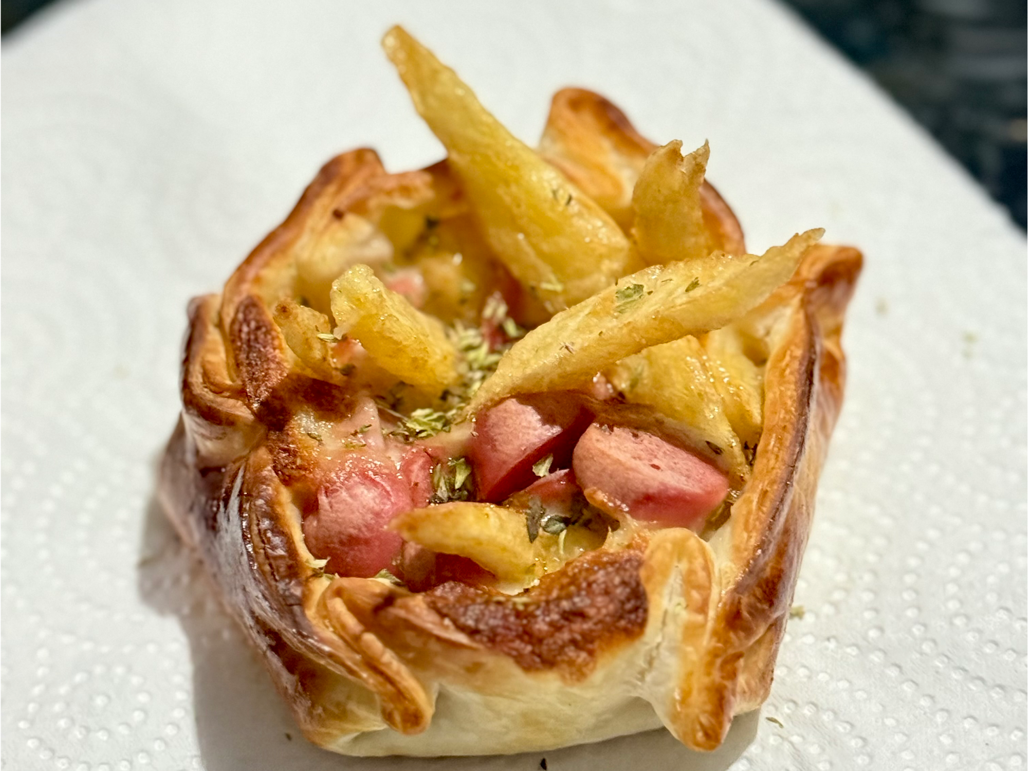 Canastita de salchi papas