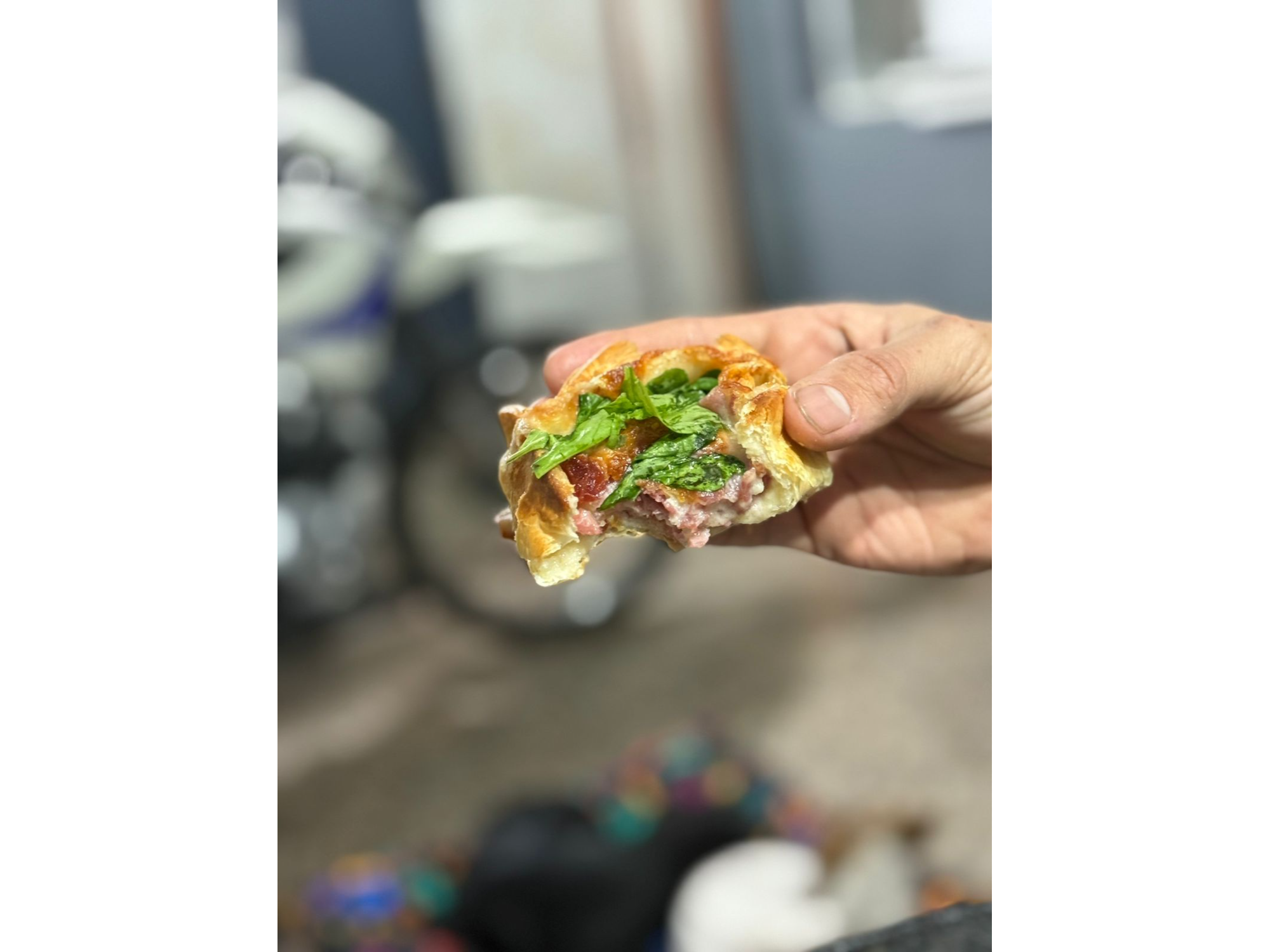 Canastita de rucula y  bondiola