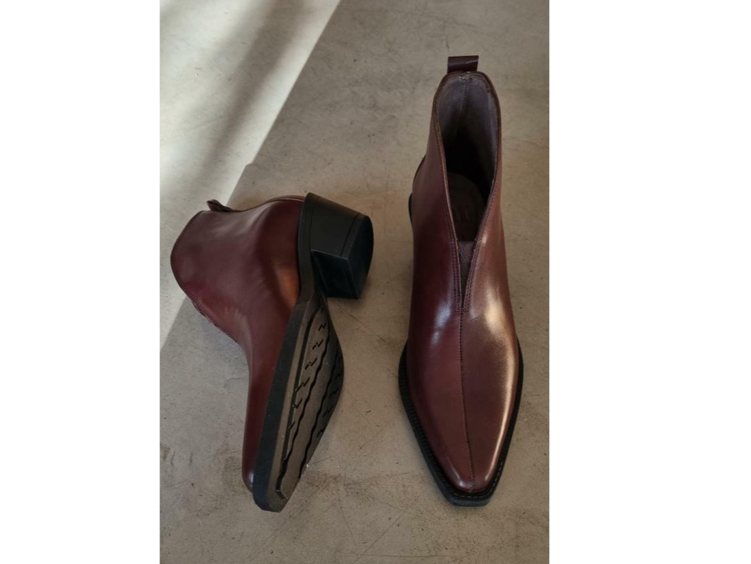 Bota  Sara cuero maldo