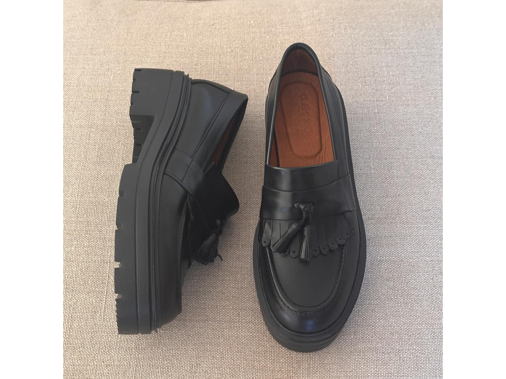 Mocasín  Ro cuero Negro con flecos