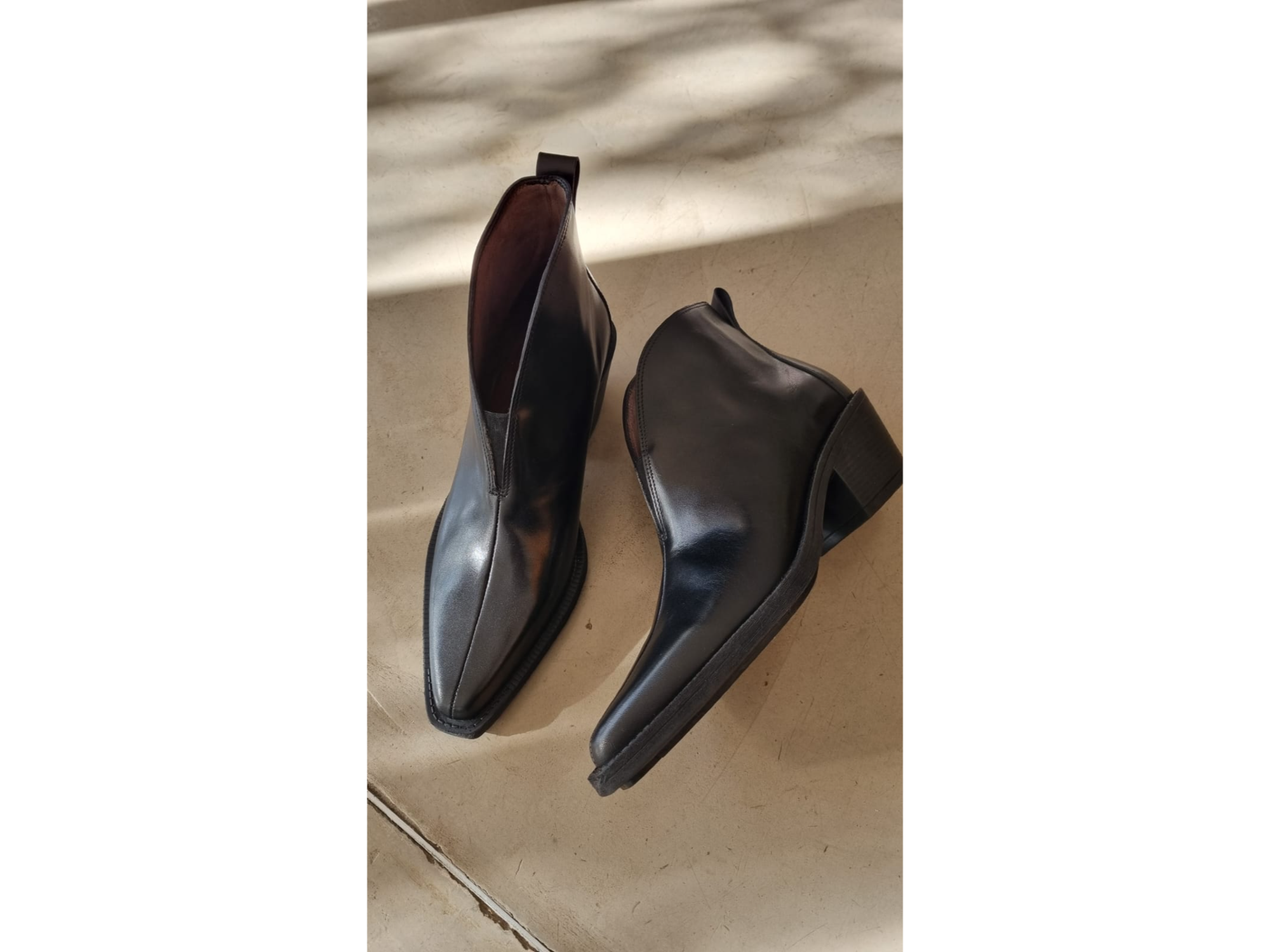 Bota  Sara cuero  negro