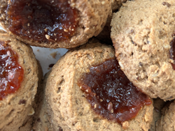 Pepas de Membrillo con Harina de Algarroba